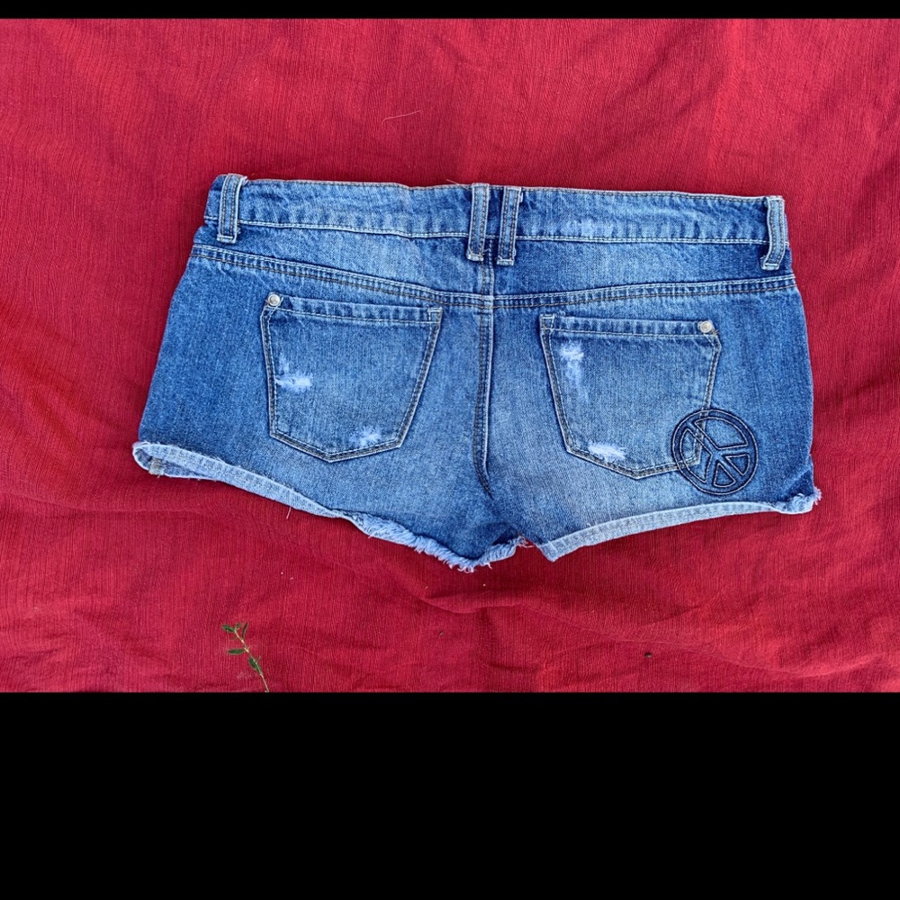 Shorts - Picture 6 of 13